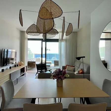 Sunset Waves Luxury 200m From The * בנידורם